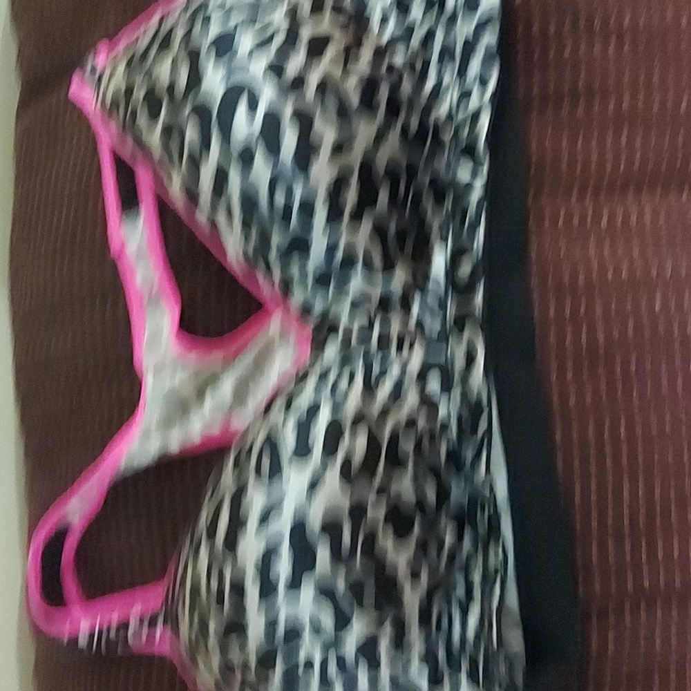 Women's sport bra